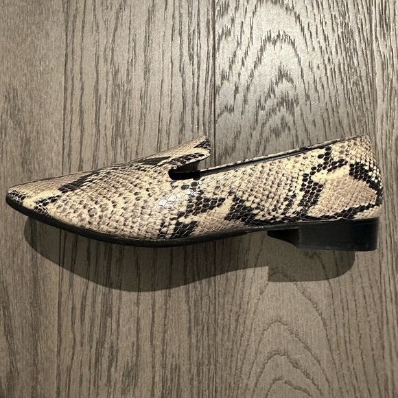 Schutz Flats - Picture 5 of 8